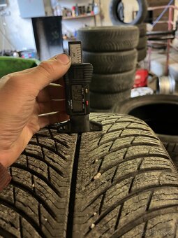 Pneu 235/55r17 - 3