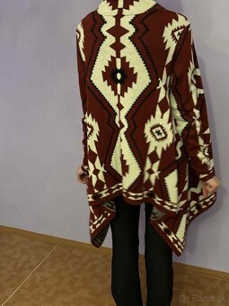 Predám nádherný červený kardigán s originálnym vzorom - 3