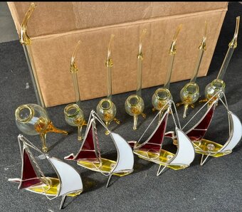 Karafi, sklenky, irisovane vázy - 3