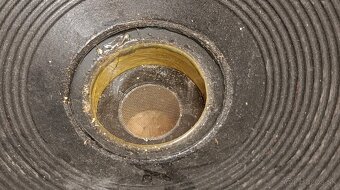 Spálený RCF LF18G401 - 3