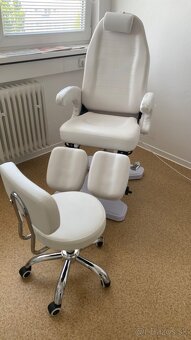 Pedikérske kreslo a pedikerska stolička - 3
