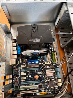 Zakladna doska + CPU + chladič procesora + skriňa - 3