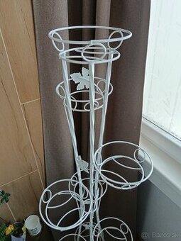 Kovovy stojan na rastliny - 3