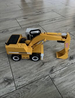 Bruder Bager Liebherr - 3
