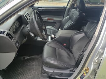 Chrysler 300c touring 5.7 hemi awd - 3
