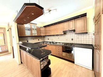 EXKLUZÍVNE NA PREDAJ PRIESTRANNÝ (82 m2) 3+1 TEHLOVÝ BYT... - 3