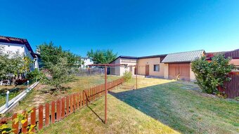 Veľký rodinný dom na peknom pozemku v obci Dobrá Niva - 3