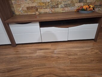 Obývačkou stena - 3