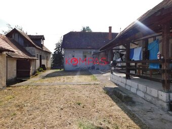 NA PREDAJ DVA DOMY S DVOROM A VEĽKÝM POZEMKOM LOKALITA - KR - 3