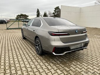BMW i7 XDrive60 400 kW A/T - 3