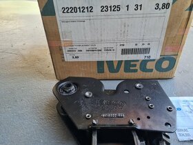 IVECO STRALIS zámok kabíny 504088023 - 3