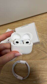 AirPods Gen 3 - 3