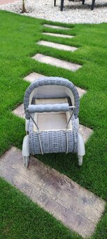 Starozitny kocar pre babiky - 3