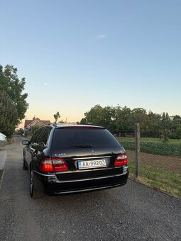 Mercedes Benz E320 - 3