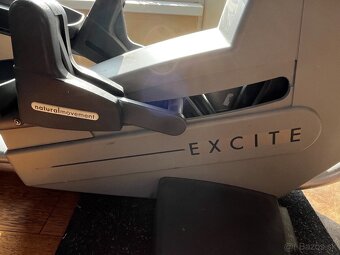 Technogym eliptický trenažér - 3