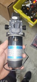 Postrekovacie čerpadlo 12V pomocné vodné čerpadlo DC 70W
- 3