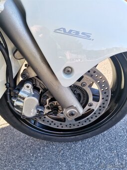 Suzuki Burgman 650 EXECUTIVE - 3