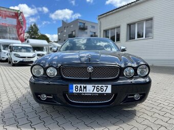 Jaguar XJ8 - 3