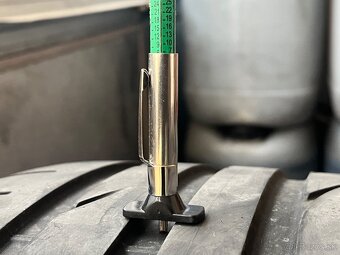 255/40 r18 - 3
