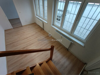 Na prenájom kancelária v centre Nitry, parkovanie v Mlynoch - 3