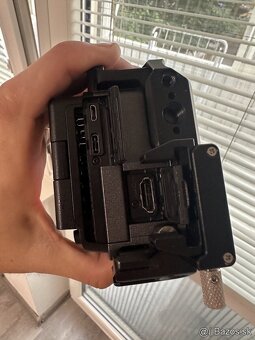 Sony FX3 + Smallrig cage + XLR handle - 3