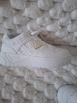 Predám Botasky Guess - 3