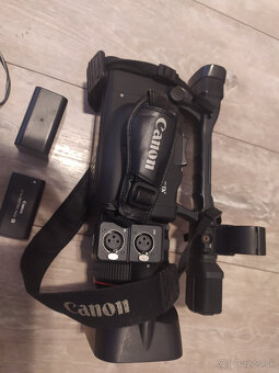 Profesionálna kamera za 399, €.-Canon XH A1+statív Manfrotto - 3