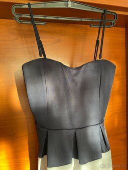 Elegantné pásikavé šaty - 3