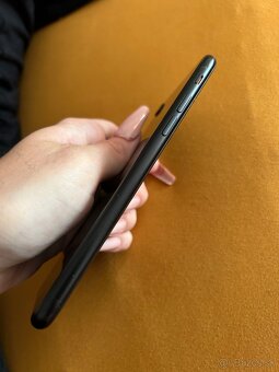 iPhone se 2 - 3