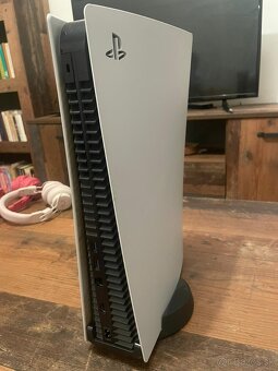 Predám Playstation 5 s dvomi ovládačmi + 1 hra - 3