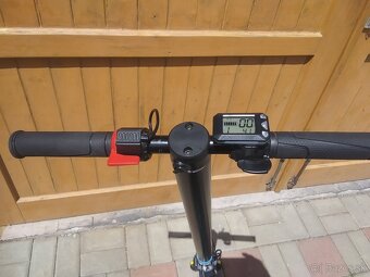 elektricka kolobezka urbis - 3