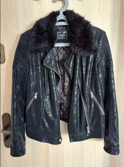 Koženka Guess L čierna - 3