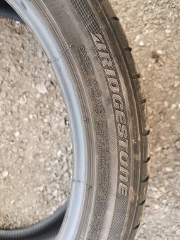 Letne Pneu 235/40 r19-6mm - 3