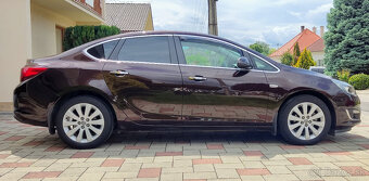 Opel Astra J 1.6 16V - 3