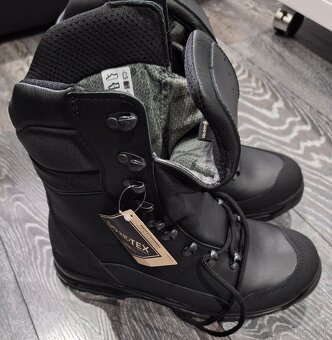 Trekova obuv Gore tex, extremna zima - 3
