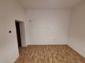 12m² samostatný priestor Kukučínova - 3