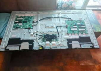 Samsung Q65Q9FNAT diely - 3
