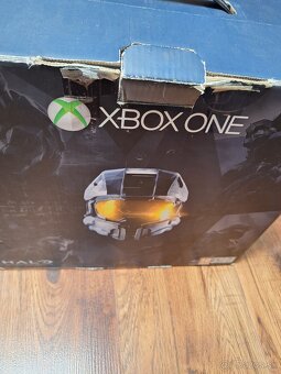 Xbox One plus FIFA 16, FIFA 20 - 3