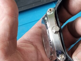 Veľké náramkové hodinky. - 3