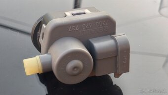 Motorček svetlometu Hella - 3