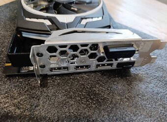 MSI GeForce GTX 1070ti ARMOR 8G - 3