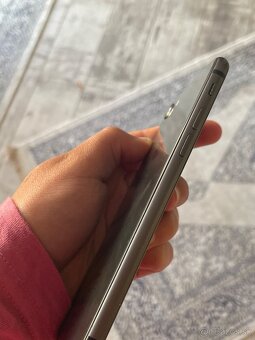 Predám iPhone 8 - 3