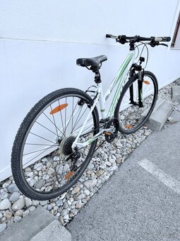 SCOTT: dámsky ľahký trekový bike (S) vo výbornom stave - 3