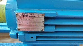 Predám 3 lamelové čerpadlo s el. motorom 2,2 kW - 3