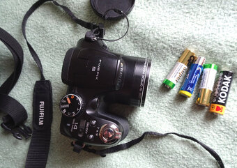 Predám ultrazoom FUJIFILM Finepix S2980 s brašňou - 3