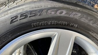 44. Land Rover Defender 255/60/ r20 - 3