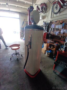 Tankovací stojan Amoco. - 3