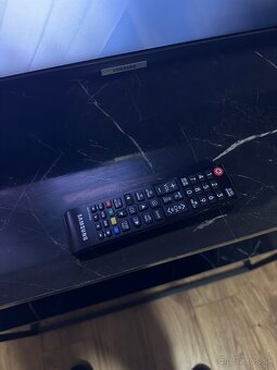 Samsung Ultra HD Smart TV - 3