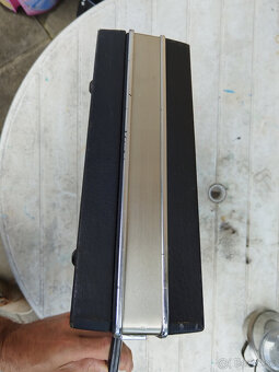 starý kufríkový diktafón - 3