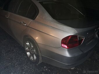 Rozpredam bmw e90 na diely - 3